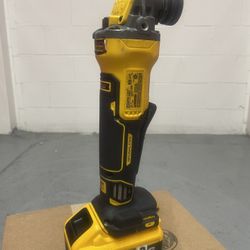 Dewalt 20V MAX Cordless Brushless 4.5 - 5 in. Angle Grinder with FLEXVOLT ADVANTAGE With 6ah Battery