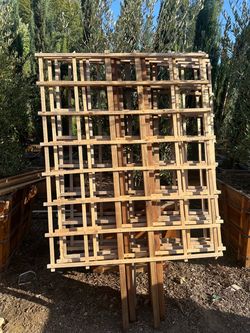 5’ x 4’ wooden trellis