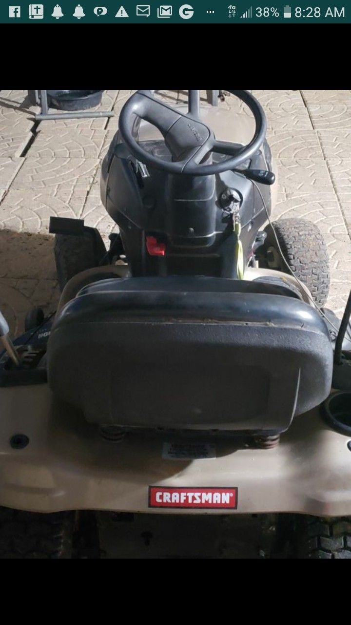 Craftsman 28713 20 hp 46 in. Deck, DLS 3500 Lawn Tractor REDUCED