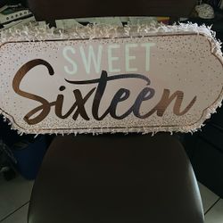 Sweet 16 Balloon And Piñata