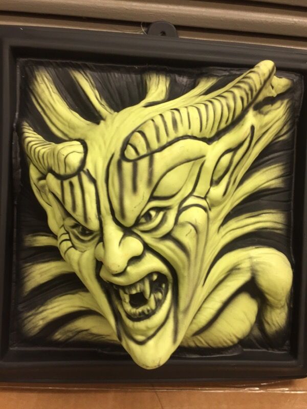 1994 R. Marino 3D Halloween wall hanger