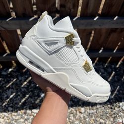 Jordan 4 Metallic Gold (Size 5.5, 6.5)