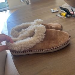 UGG slippers 