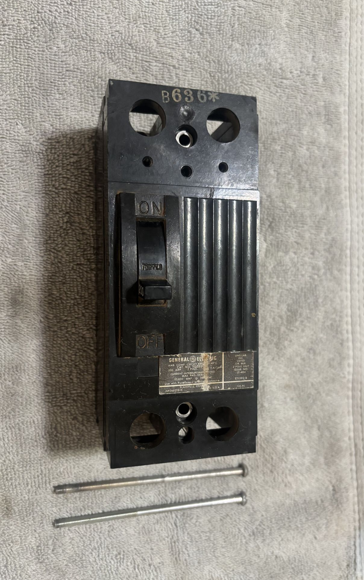 GE 200 Amp MAIN BREAKER 