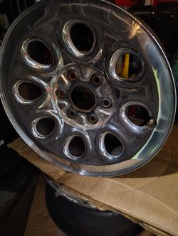 17inch Chrome 6 Lug rims set of 4 EX COND. NO DENTS/NO SCRATCHES