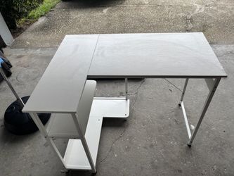 White gaming desk