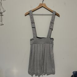 Forever 21 Black and white patterned overall/suspenders dress!