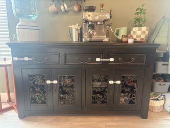 Sideboard/buffet cabinet