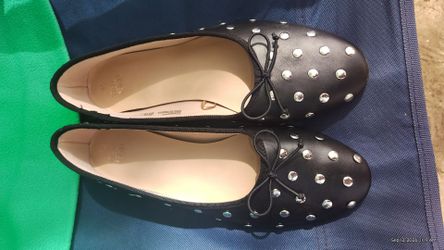Shoes size 9.5