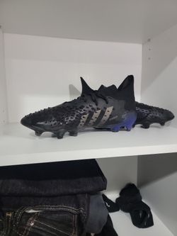 Blue Preadators Adidas Size 10 1/2