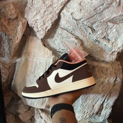 Jordan 1 Low Mocha Sz 6y