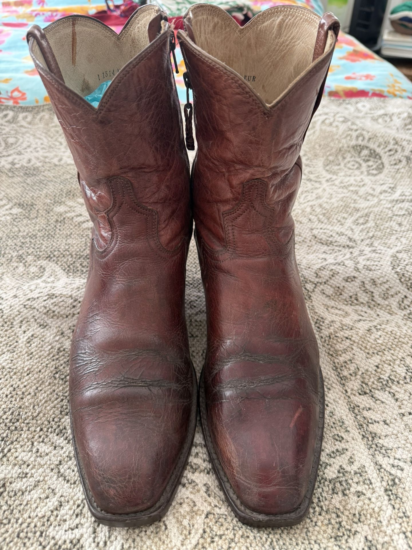 Men’s Cowboy boots (9.5)