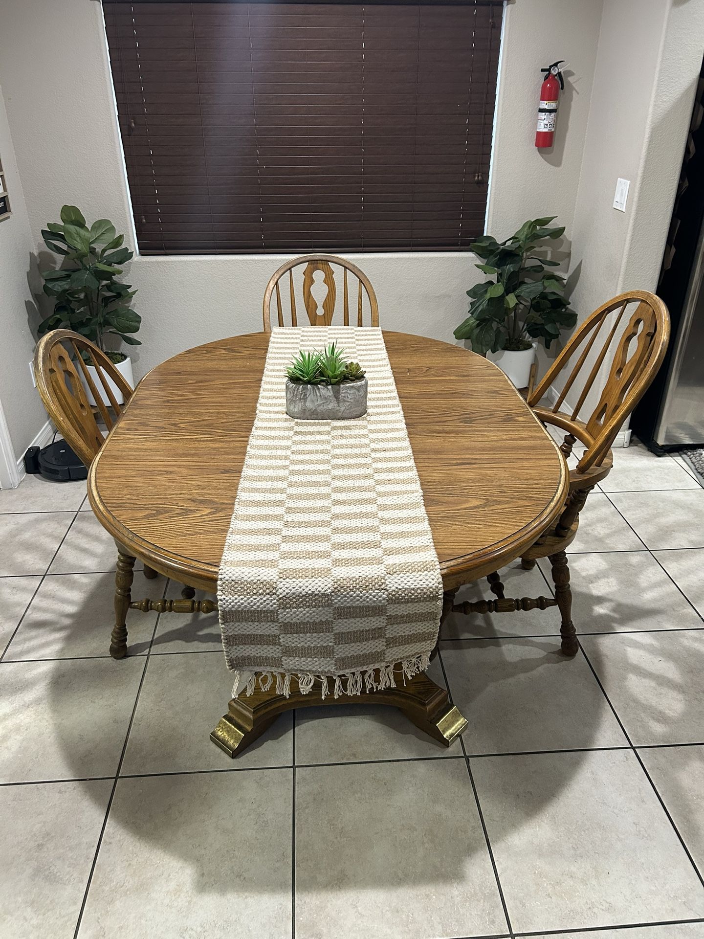 Dining table & chairs