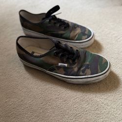 Custom Camouflage Vans Women’s 7 Men’s 5.5