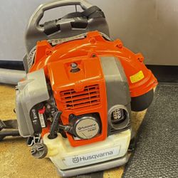 Husqvarna 150BT gas leaf blower 270mph 2 cycle no trades pick up in Tacoma 