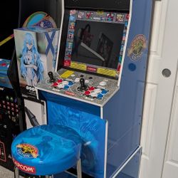 Arcade1UP Street Fighter Big Blue Cabinet & Stool