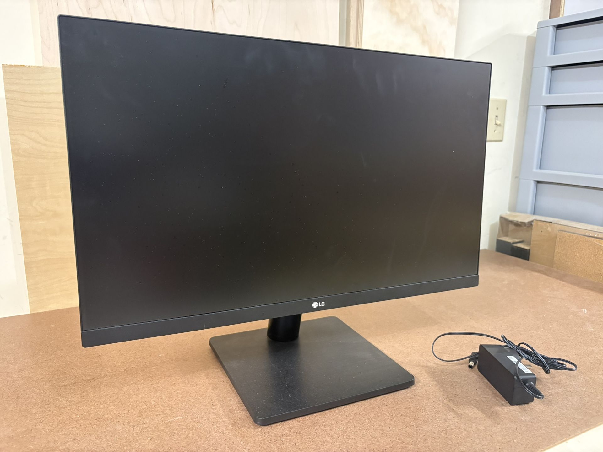 24 Inch LG Monitor