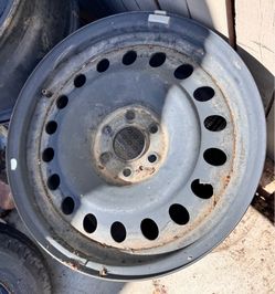 Single (1) Nissan 17” 6x4.5 wheel Xterra Frontier