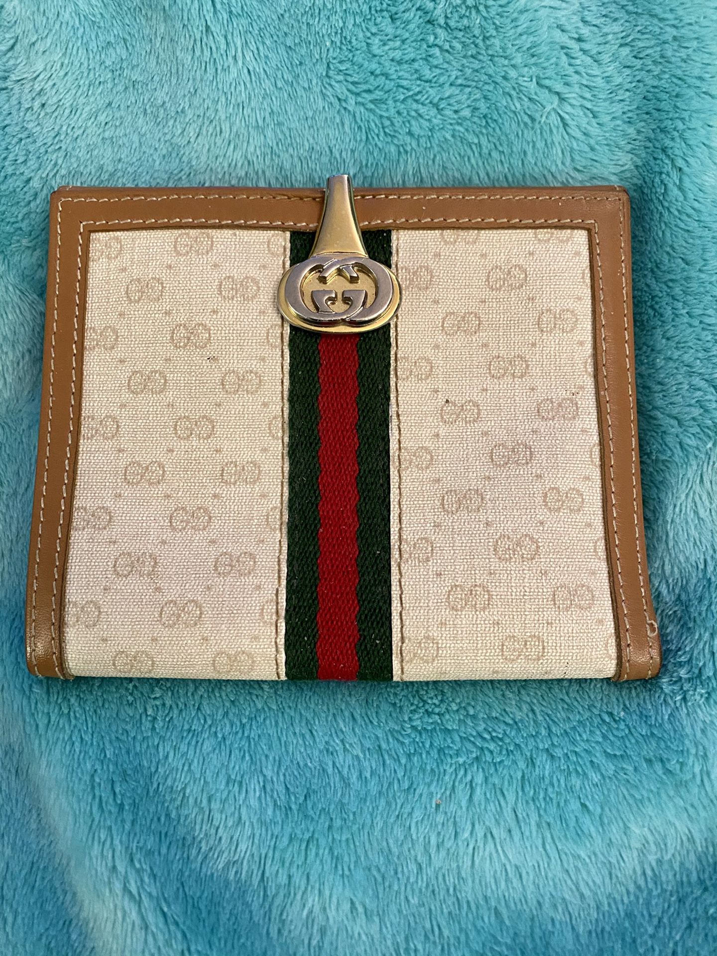 Authentic Gucci Vintage Wallet
