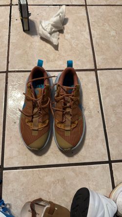 Youth shoes