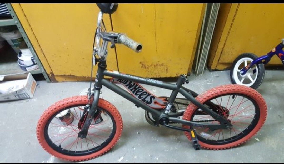 Kids 16 inch hot wheels bik