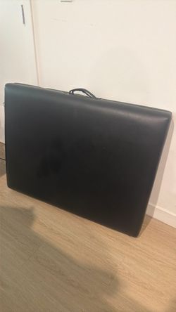 Massage table black