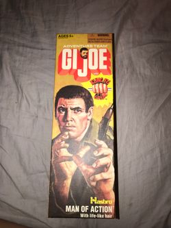 Adventure team G.I. Joe with the kung fu grip hasbro man of action