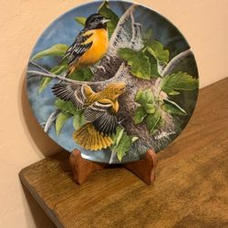 Vintage Limited Edition Edwin M. Knowles Collector Plate.           Mint