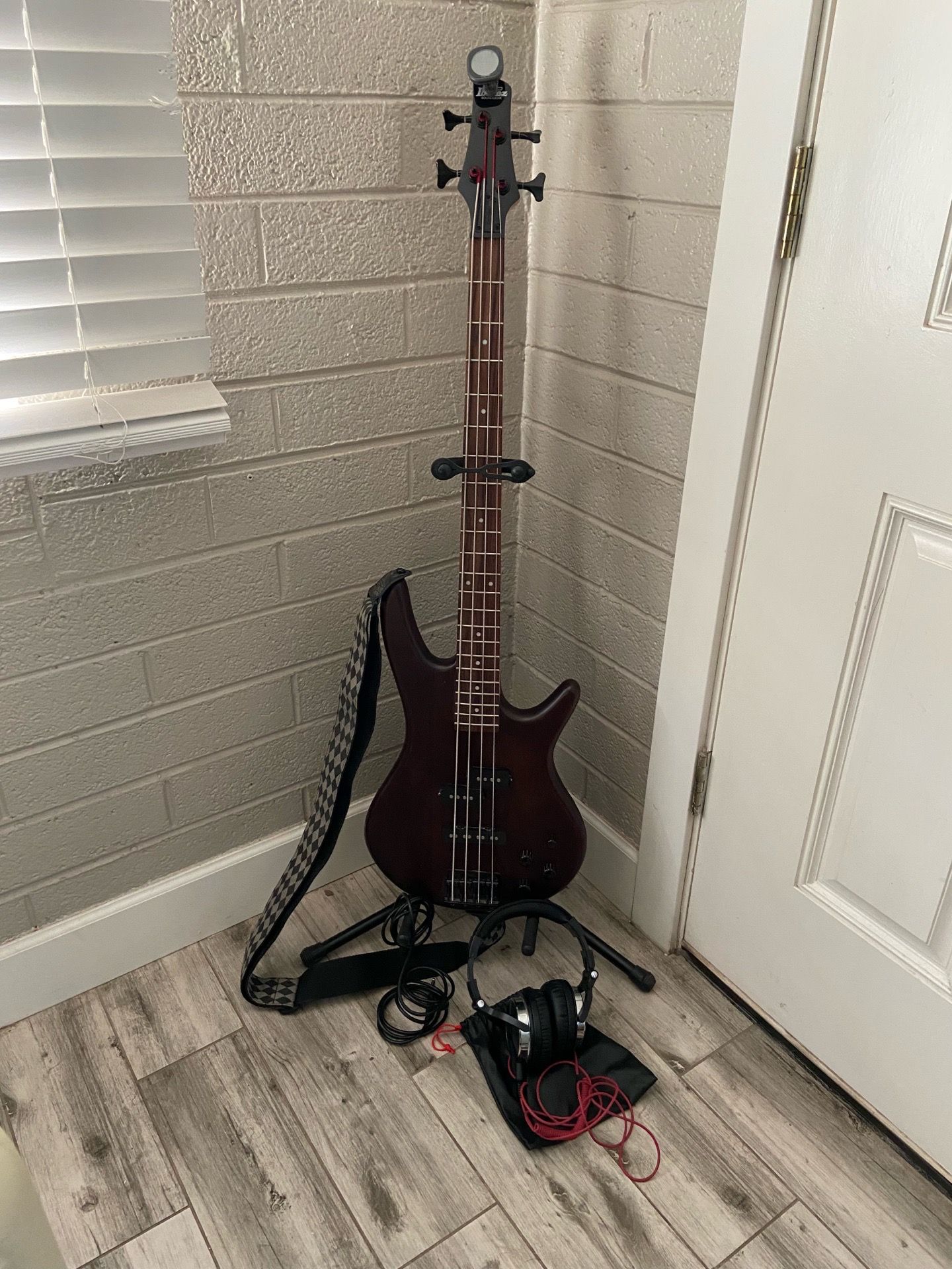 Ibanez Gio 4 string electric bass
