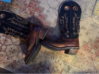 Adult Size 7 boots