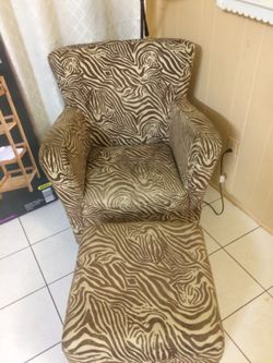 Very nice chair and ottoman