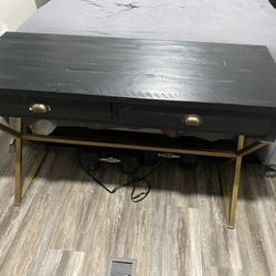 Black Desk