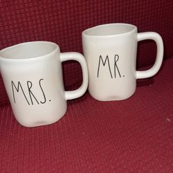 Rae Dunn MR&MRS MUG SET 