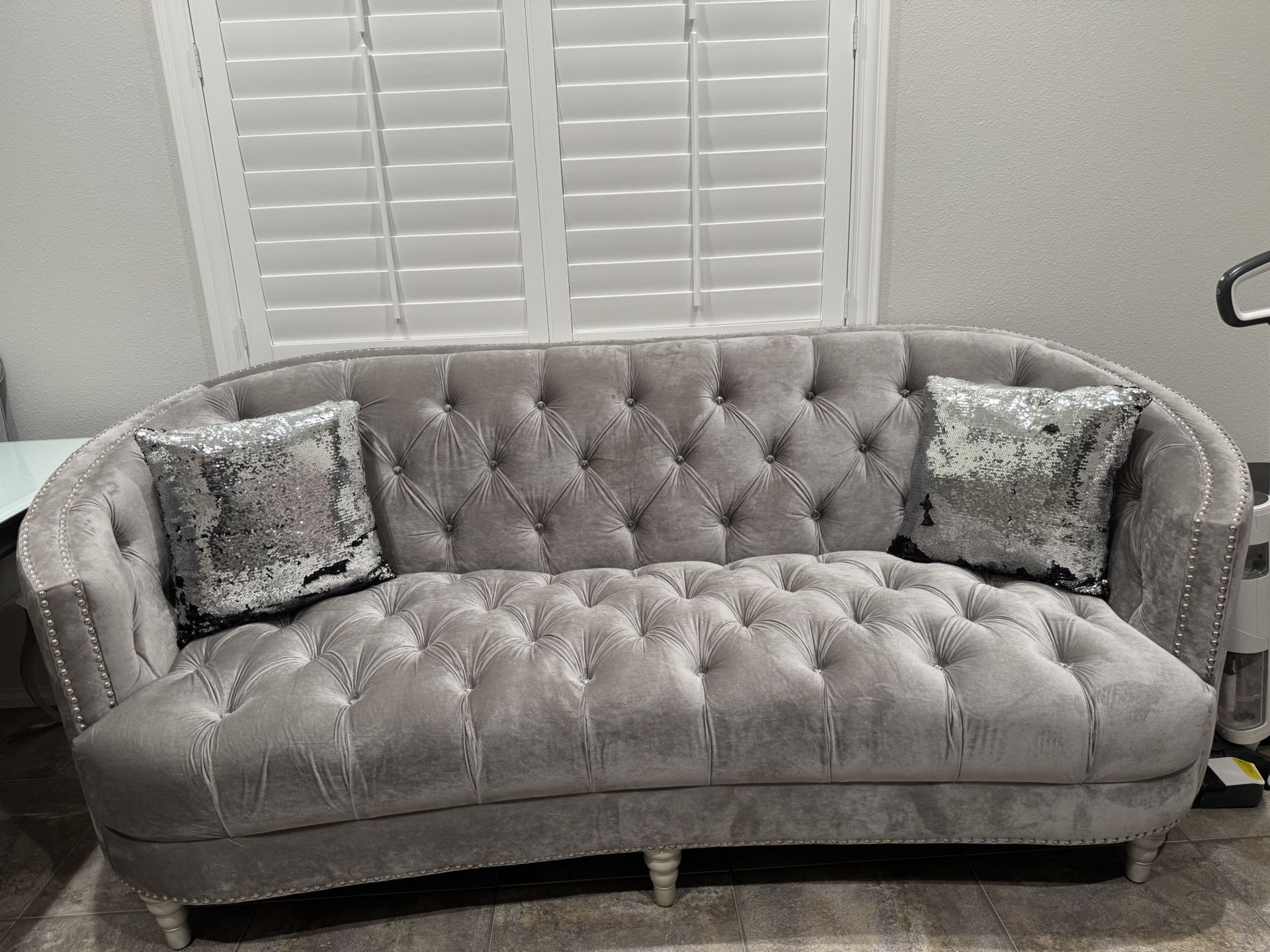 Sofas+loveseat+ Chair