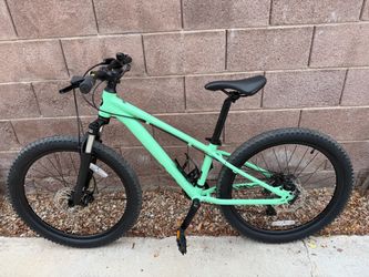 2022 Liv STP 24" Kids Mountain Bike - Excellent Condition!