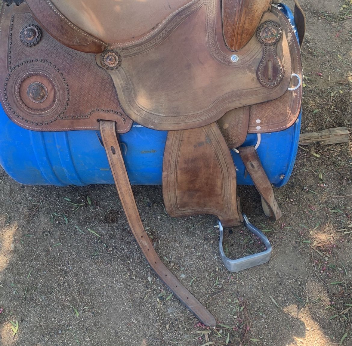 Western Saddle (size 15)
