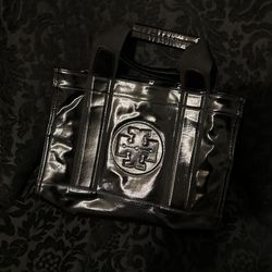 Chic Tote Tory Burch Handbag Black Patent Leather