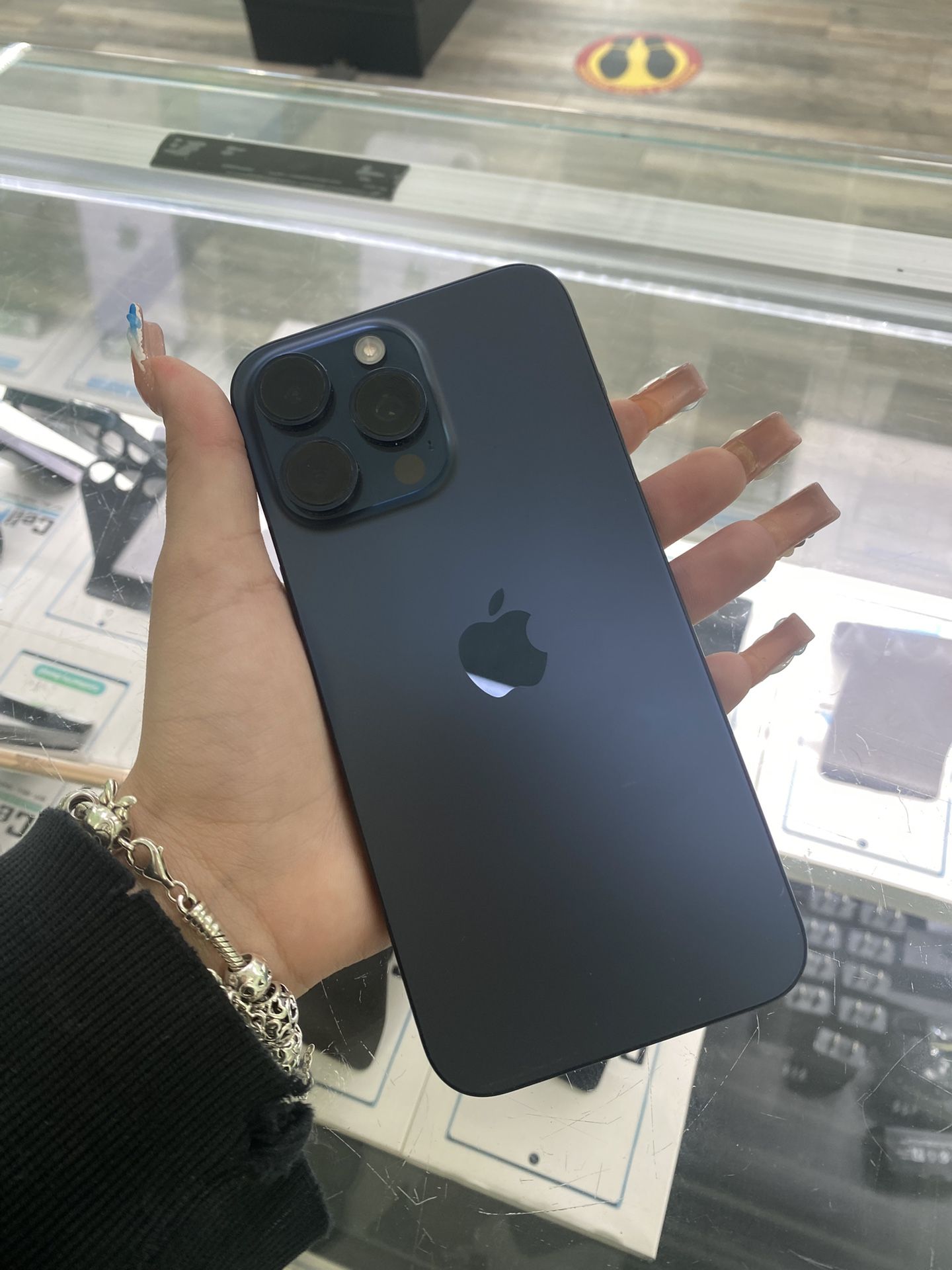 iPhone 15 PM