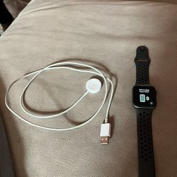 Apple Watch Series 5 Nike Edition 44 mm
