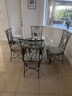 Round Glass Top Dining Table with 4 Chairs