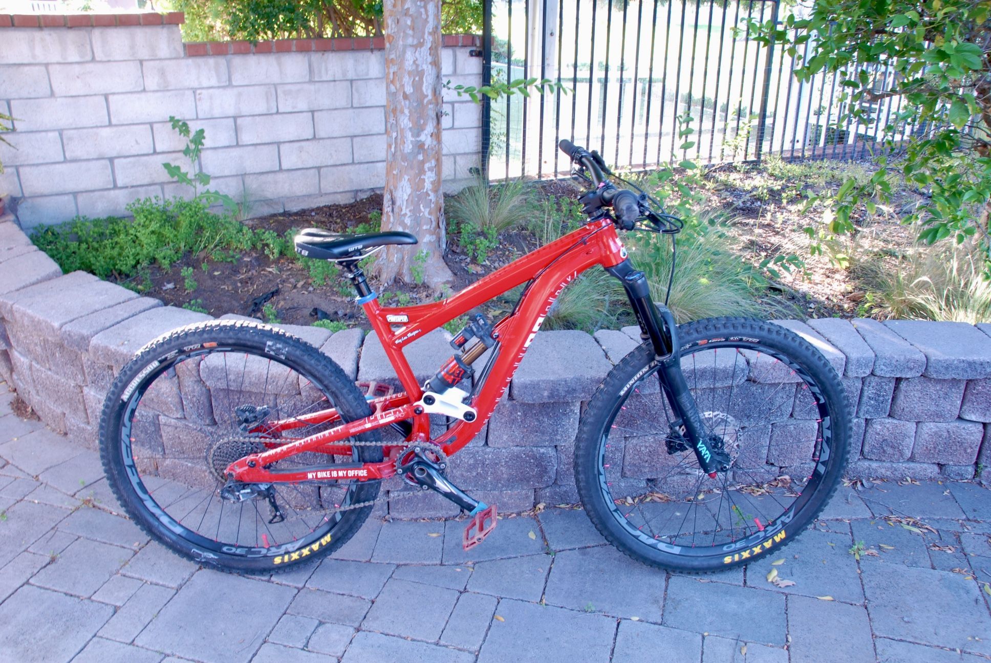 Diamond Back Mission Pro Mountain Bike,All Products : American Fashion Style Bags On Sale