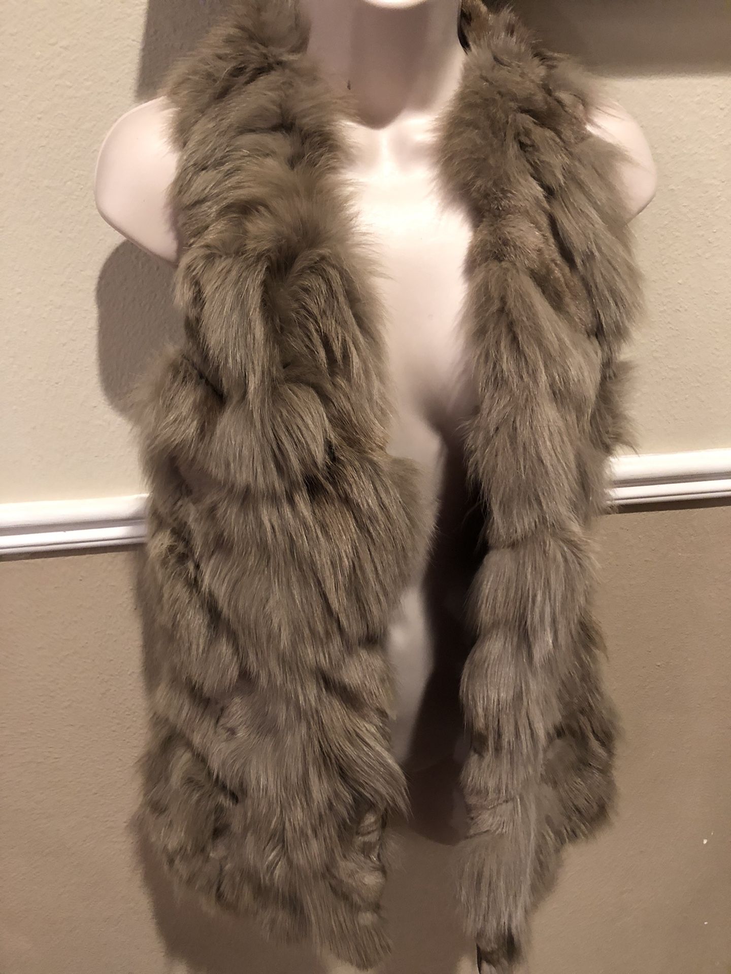 The Cue by Cher Qu Anthropologie Rabbit Fur Front Black Vest Size Medium