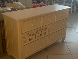 Free dresser