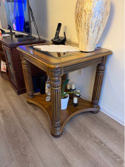 Wood and glass end tables (set of 2)