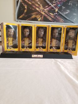 2004 CARL'S JR. / LOS ANGELES LAKERS BOBBLEHEAD SET W/ DISPLAY STAND