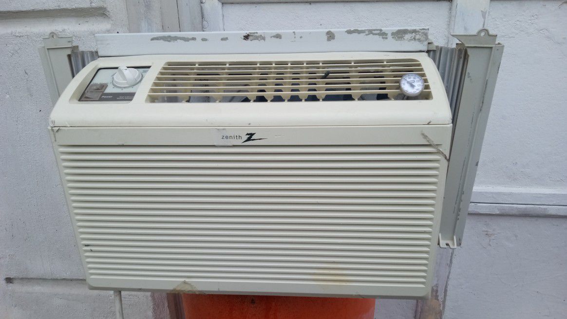 5000 BTU Window AC Works Perfect Cash Only Pick Up Only 