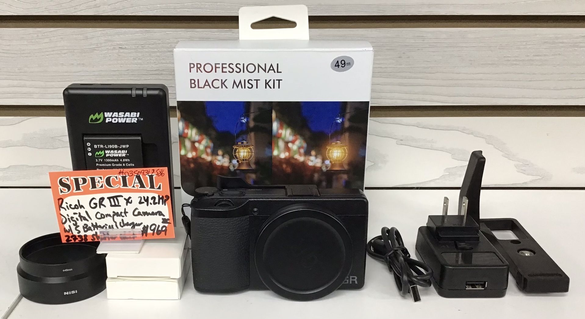 Ricoh GR IIIx 24.2MP Digital Compact Camera W/ 5 Batteries & Charger. 2738 Shutter Count