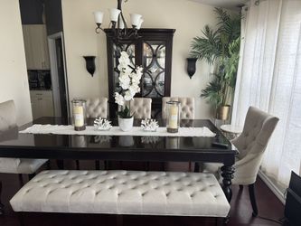 8 To 14 Sitting Dinning Sets