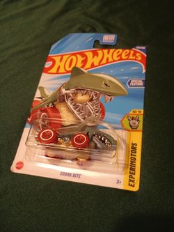 Shark Bite 🔥 Treasure Hunt Hot Wheels Diecast Toy