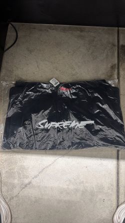 SUPREME FUTURA CREWNECK SIZE XL BLACK